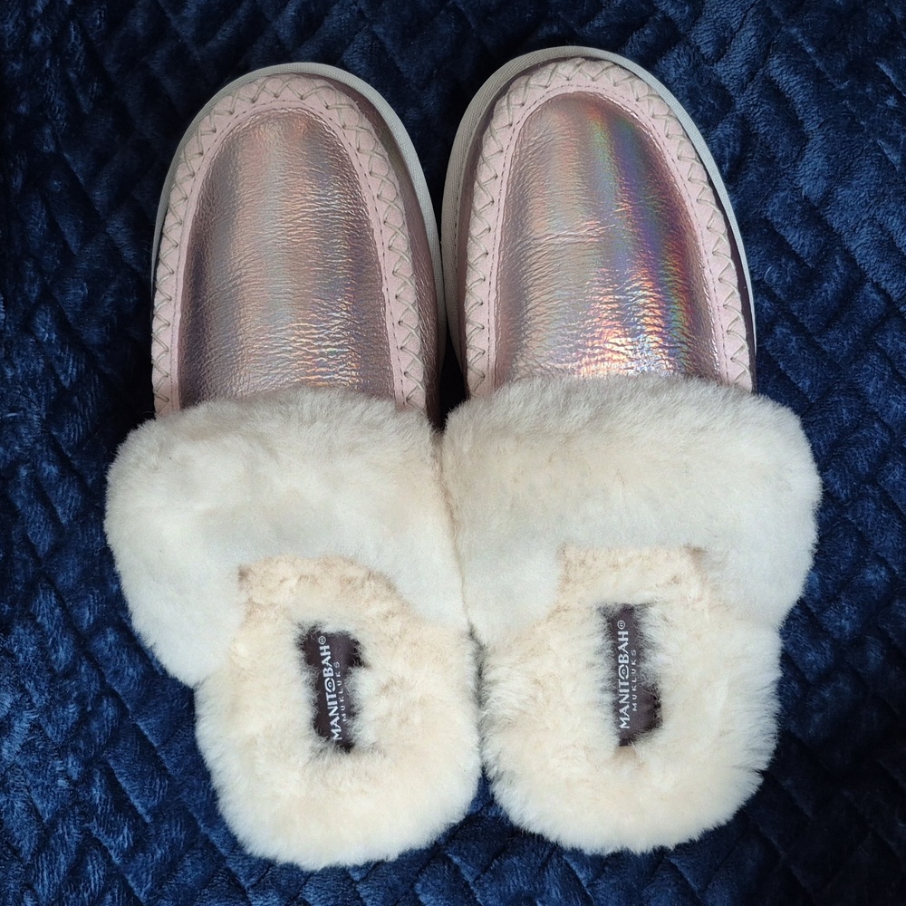 Manitobah Mukluks Pink Illusion Cabin Slide Slippers Size 8 New In Box - Picture 5 of 16